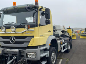 Mercedes Axor 1824 4x4 with Overaasen Runway Sweeper