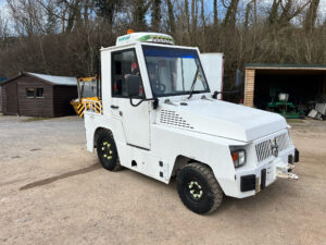 HF5825 Diesel Powered Airport Towing Tractor